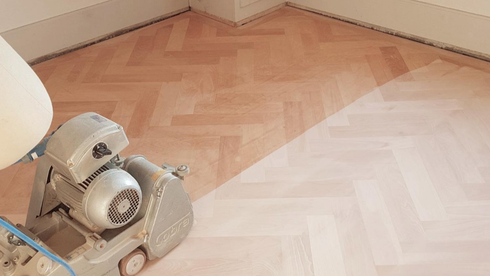 Massivparkett Buche gedaempft geschliffen und geoelt (1).jpg